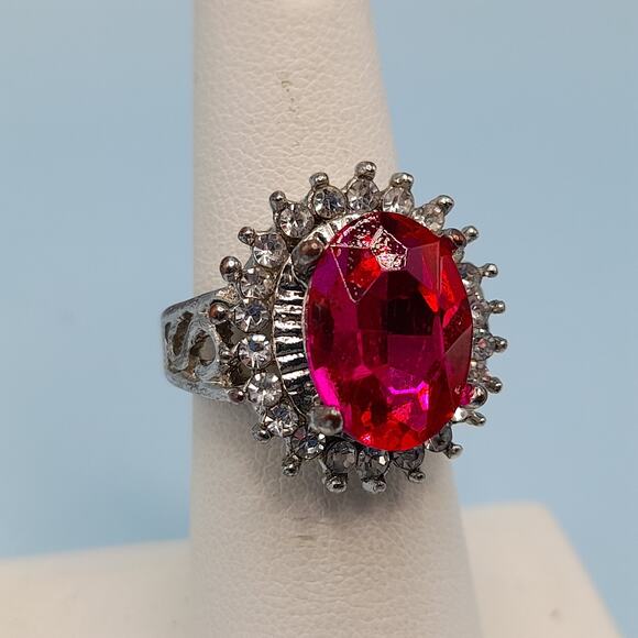 Vintage Pink Glass Cocktail Ring, Size 6.25, Clear Rhinestones, Silver Tone - Picture 7 of 10
